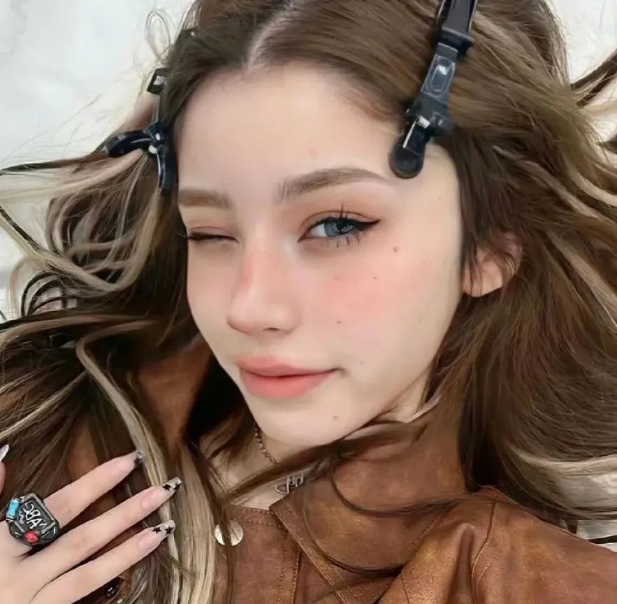 狼少女与黑王子2014 在线观看